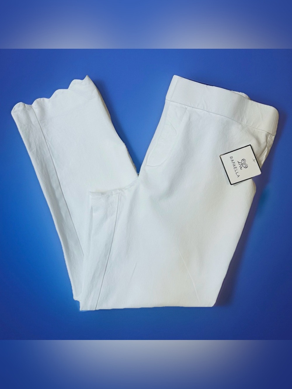 Rafaella NWT Classic Crisp White Scalloped Hem Pants 8 Elevated Minimalism Soft